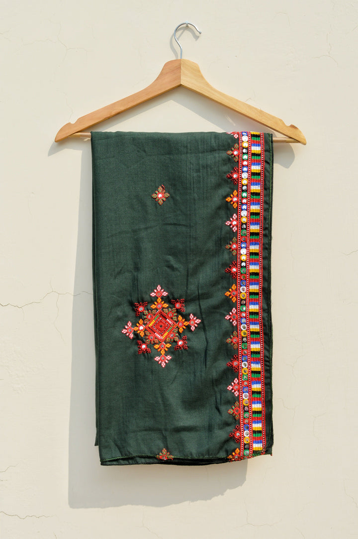 Sindhi Hurmich Green Chaddar